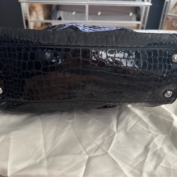 Michael Kors Hamilton Black Croc-Embossed Women's Bag - Picture 3 of 8